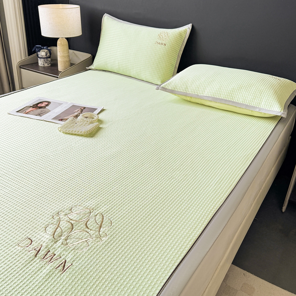 91家纺网 家纺一手货源 找家纺 眠势力 2026新款冰豆豆凉席刺绣款凉席子冰感豆豆床单软凉席三件套可机洗 雅致-绿