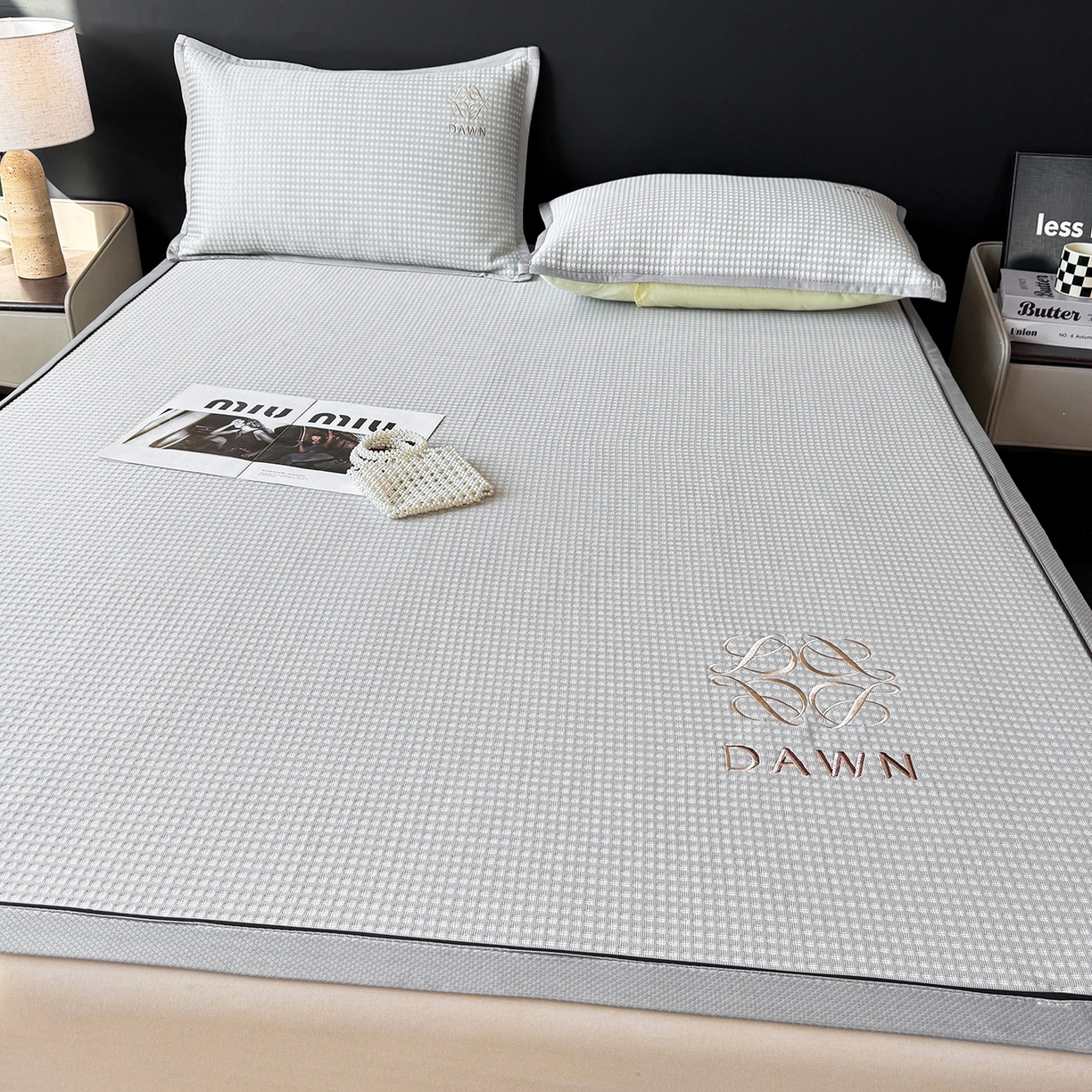 91家纺网 家纺一手货源 找家纺 眠势力 2026新款冰豆豆凉席刺绣款凉席子冰感豆豆床单软凉席三件套可机洗 雅致-灰