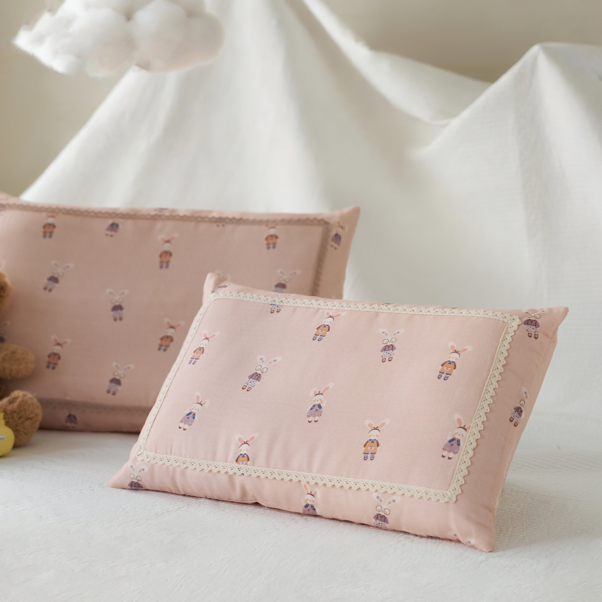 91家纺网 家纺一手货源 找家纺 （总）珍贝家纺 2026新款全棉双层纱刺绣花边学生儿童枕枕头枕芯