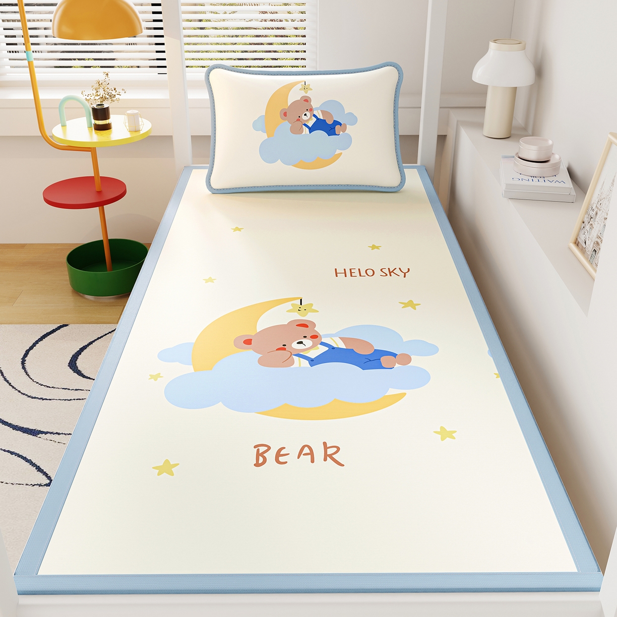 91家纺网 家纺一手货源 找家纺 奇丝雅 2026A类数码印花大版卡通冰丝凉席家用双人冰丝席可机洗单人学生宿舍夏天空调软席 月亮熊【三明治网底】