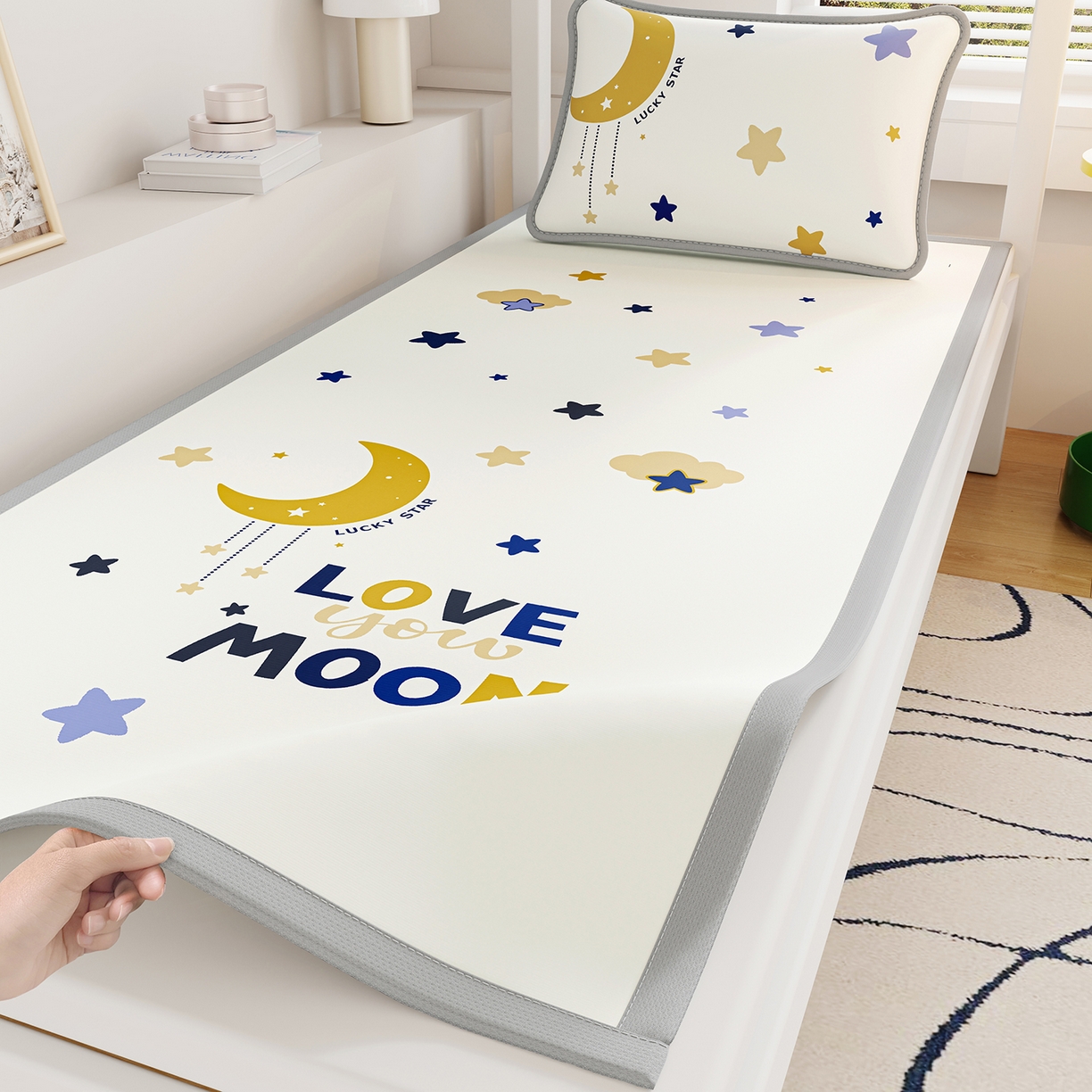 91家纺网 家纺一手货源 找家纺 奇丝雅 2026A类数码印花大版卡通冰丝凉席家用双人冰丝席可机洗单人学生宿舍夏天空调软席 满天星辰【三明治网底】