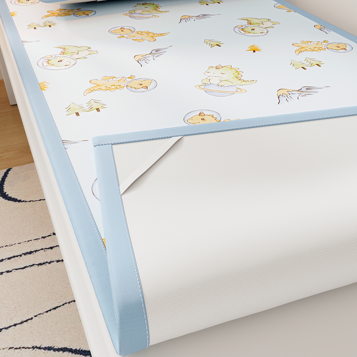 91家纺网 家纺一手货源 找家纺 奇丝雅 2026A类数码印花大版卡通冰丝凉席家用双人冰丝席可机洗单人学生宿舍夏天空调软席 呆萌恐龙【三明治网底】