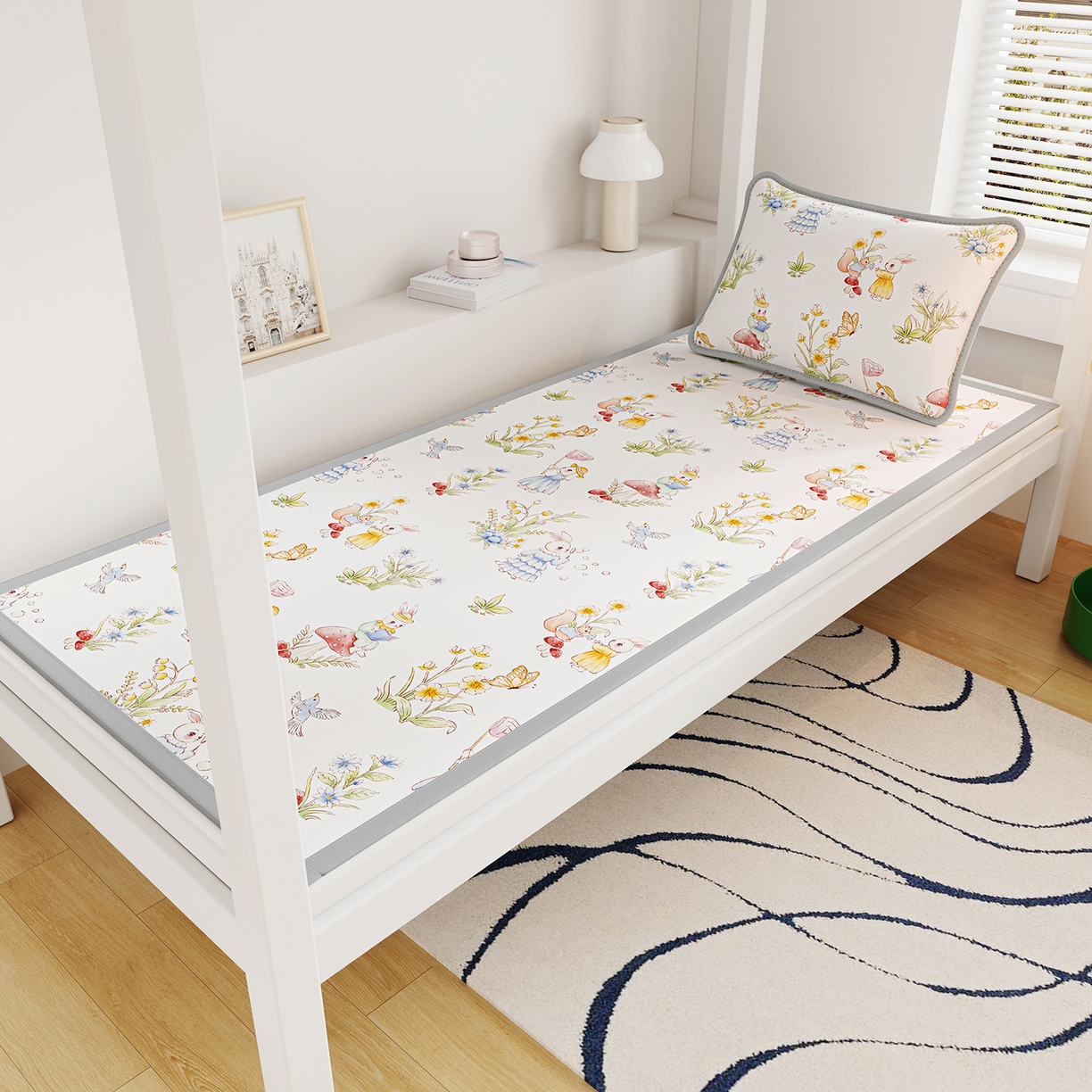 91家纺网 家纺一手货源 找家纺 奇丝雅 2026A类数码印花大版卡通冰丝凉席家用双人冰丝席可机洗单人学生宿舍夏天空调软席 精灵小兔【三明治网底】