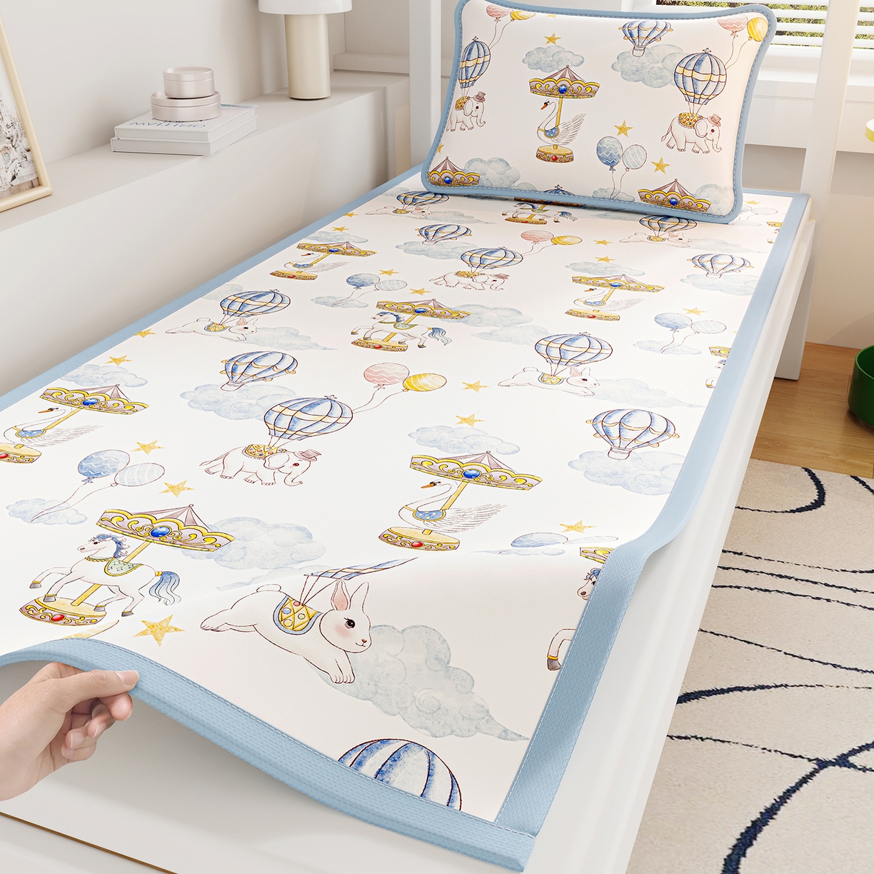 91家纺网 家纺一手货源 找家纺 奇丝雅 2026A类数码印花大版卡通冰丝凉席家用双人冰丝席可机洗单人学生宿舍夏天空调软席 萌象木马【三明治网底】