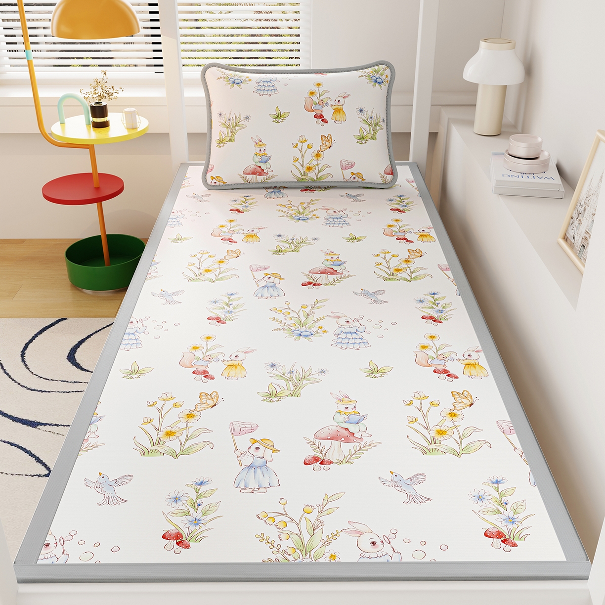 91家纺网 家纺一手货源 找家纺 奇丝雅 2026A类数码印花大版卡通冰丝凉席家用双人冰丝席可机洗单人学生宿舍夏天空调软席 精灵小兔【三明治网底】