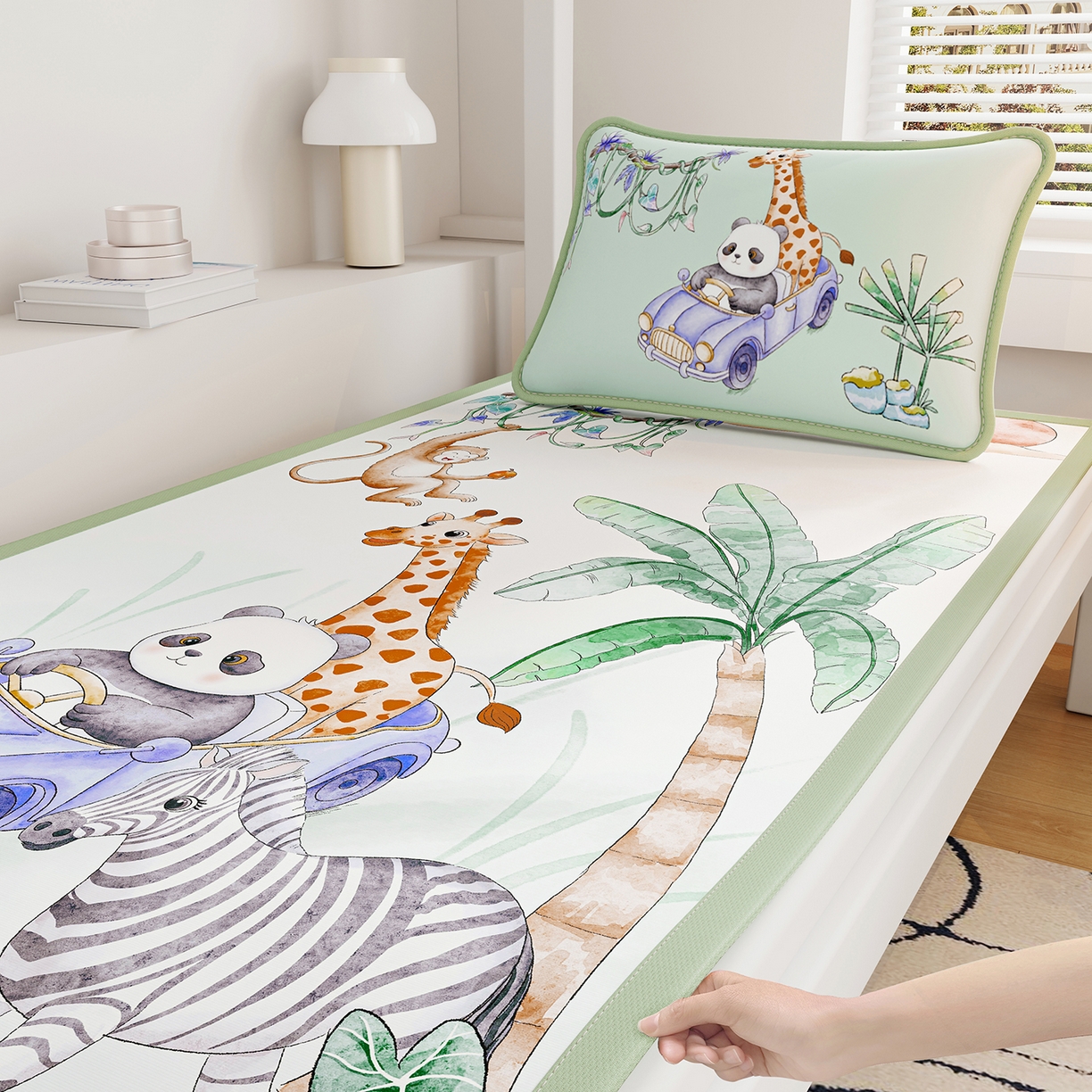 91家纺网 家纺一手货源 找家纺 奇丝雅 2026A类数码印花大版卡通冰丝凉席家用双人冰丝席可机洗单人学生宿舍夏天空调软席 动物乐园【三明治网底】