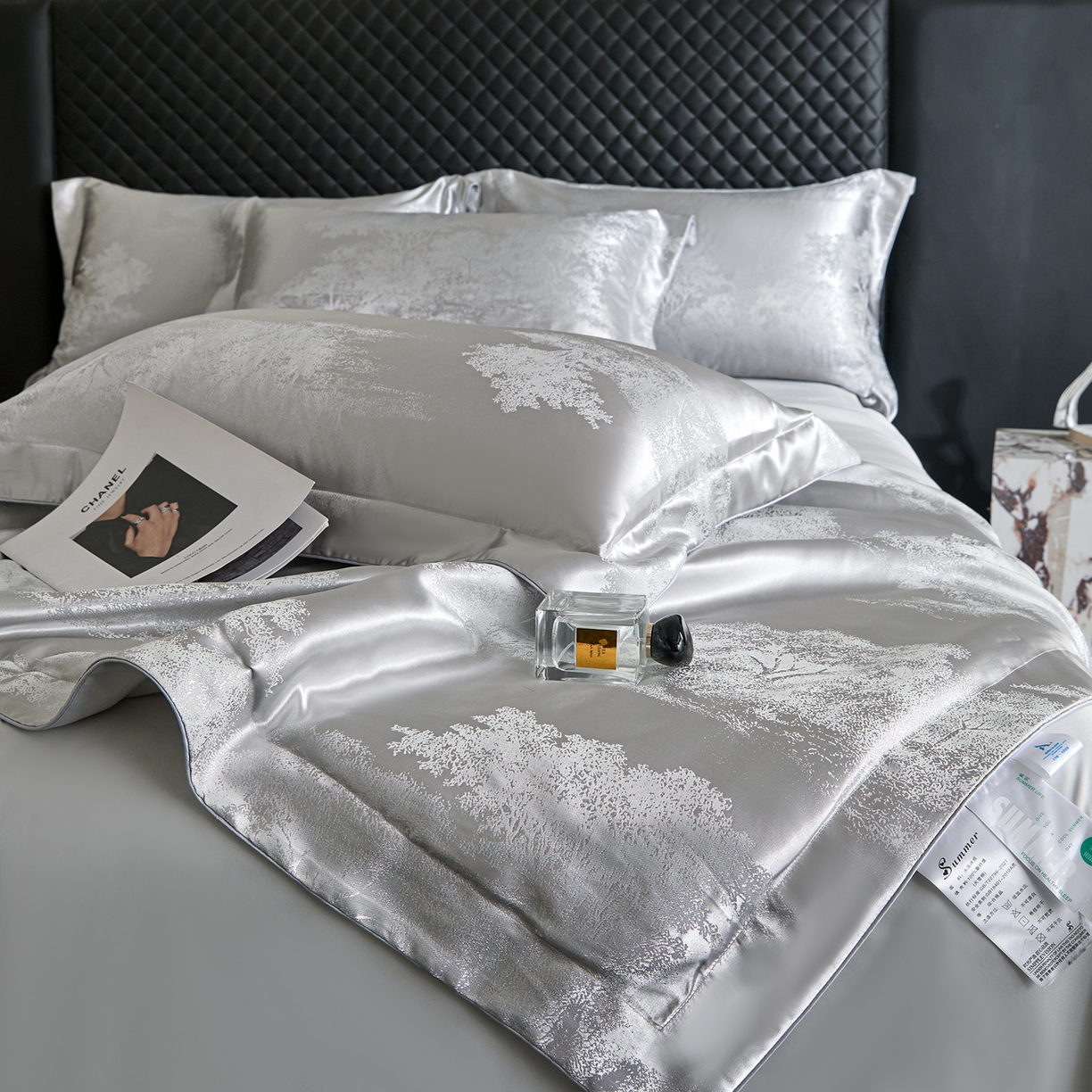 91家纺网 家纺一手货源 找家纺 置顶家纺 2026新款双面水洗天丝提花夏被四件套-欧若拉 欧若拉-山灰