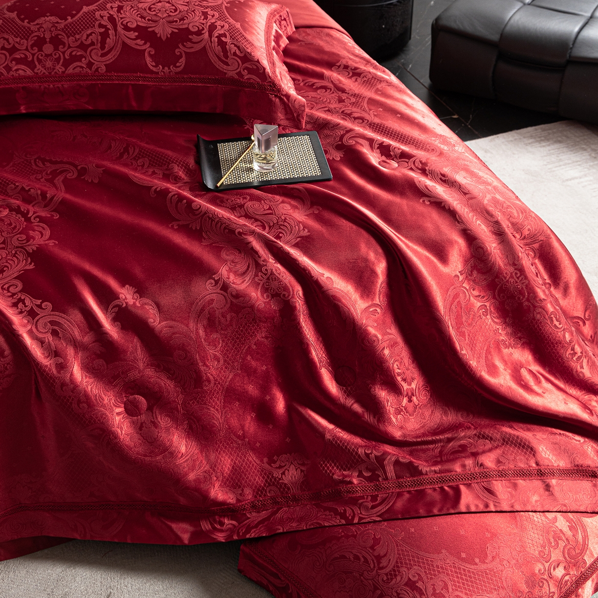 91家纺网 家纺一手货源 找家纺 置顶家纺 2026新款双面水洗天丝提花夏被四件套-维纳斯 维纳斯-酒红