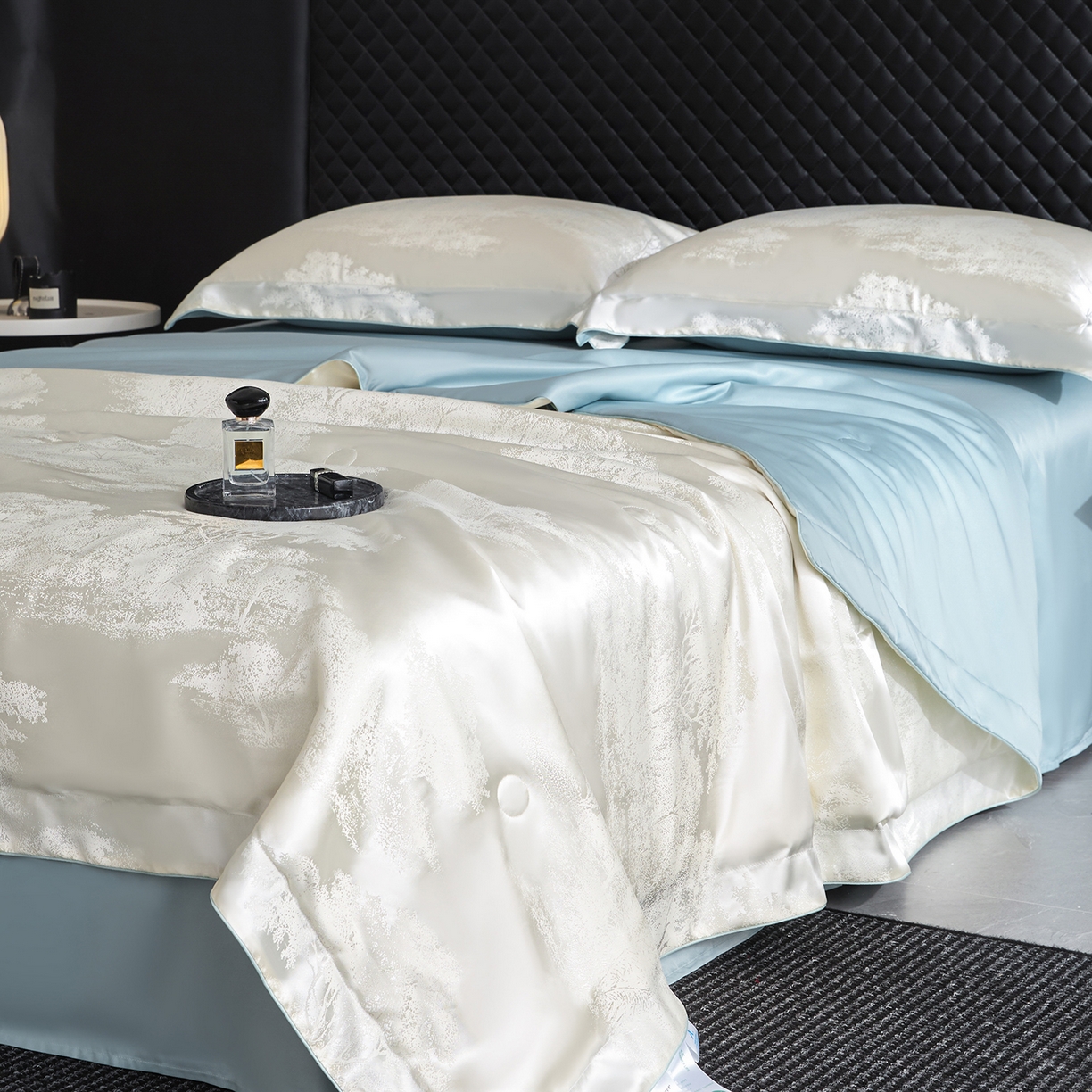 91家纺网 家纺一手货源 找家纺 置顶家纺 2026新款双面水洗天丝提花夏被四件套-欧若拉 欧若拉-奶白+浅蓝