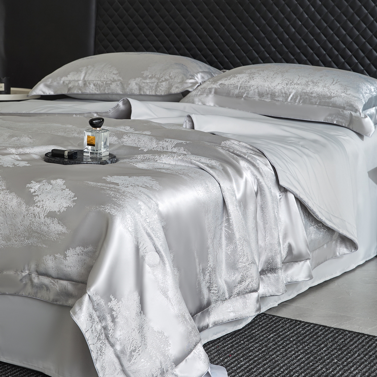 91家纺网 家纺一手货源 找家纺 置顶家纺 2026新款双面水洗天丝提花夏被四件套-欧若拉 欧若拉-山灰