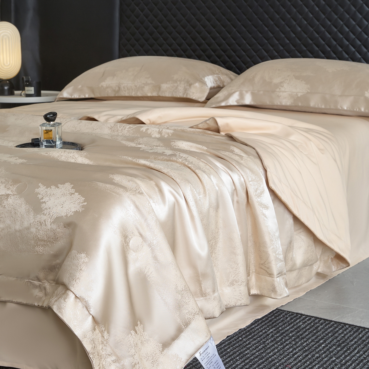 91家纺网 家纺一手货源 找家纺 置顶家纺 2026新款双面水洗天丝提花夏被四件套-欧若拉 欧若拉-浅香槟