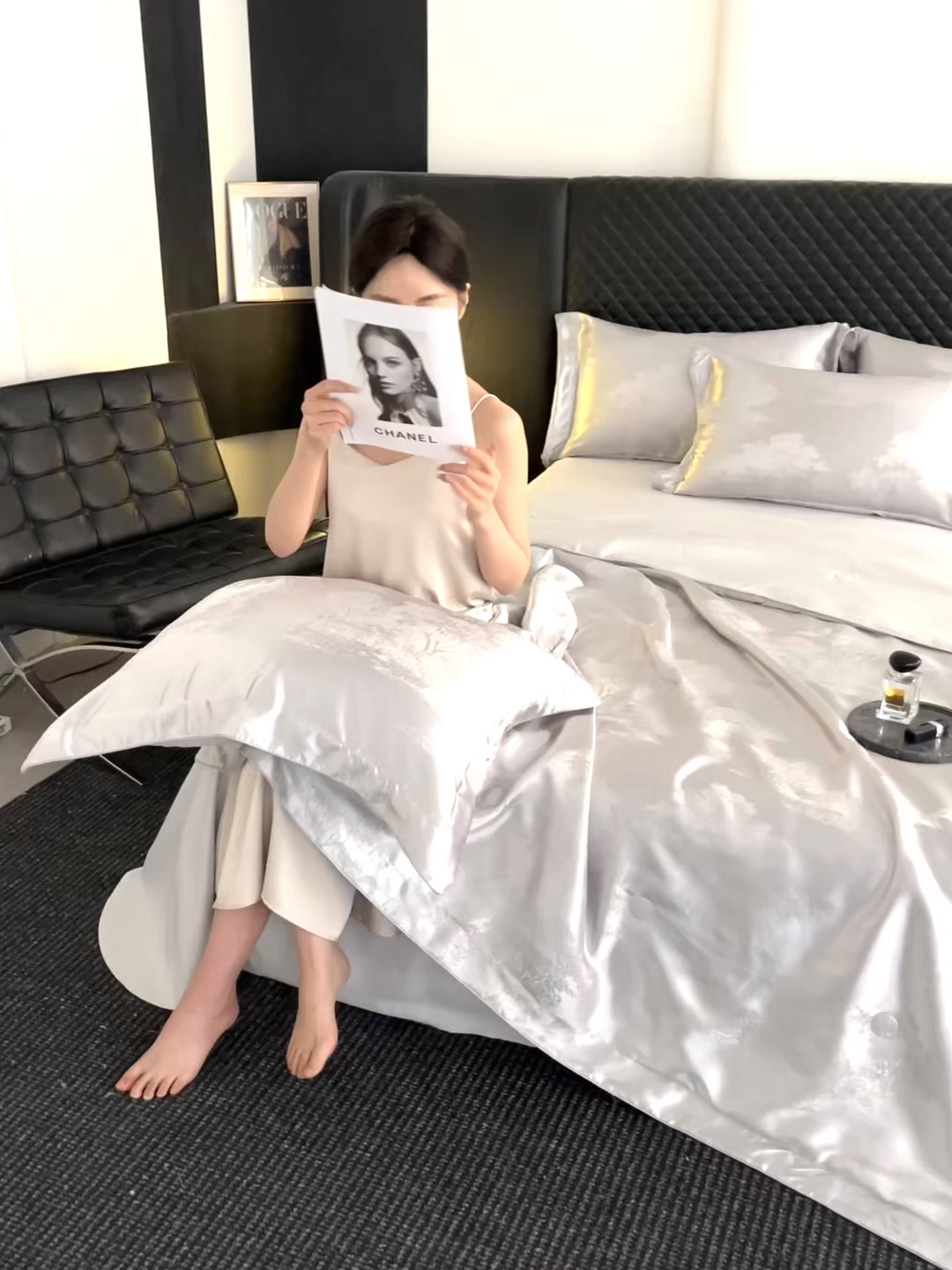 91家纺网 家纺一手货源 找家纺 置顶家纺 2026新款双面水洗天丝提花夏被四件套-欧若拉 欧若拉-山灰