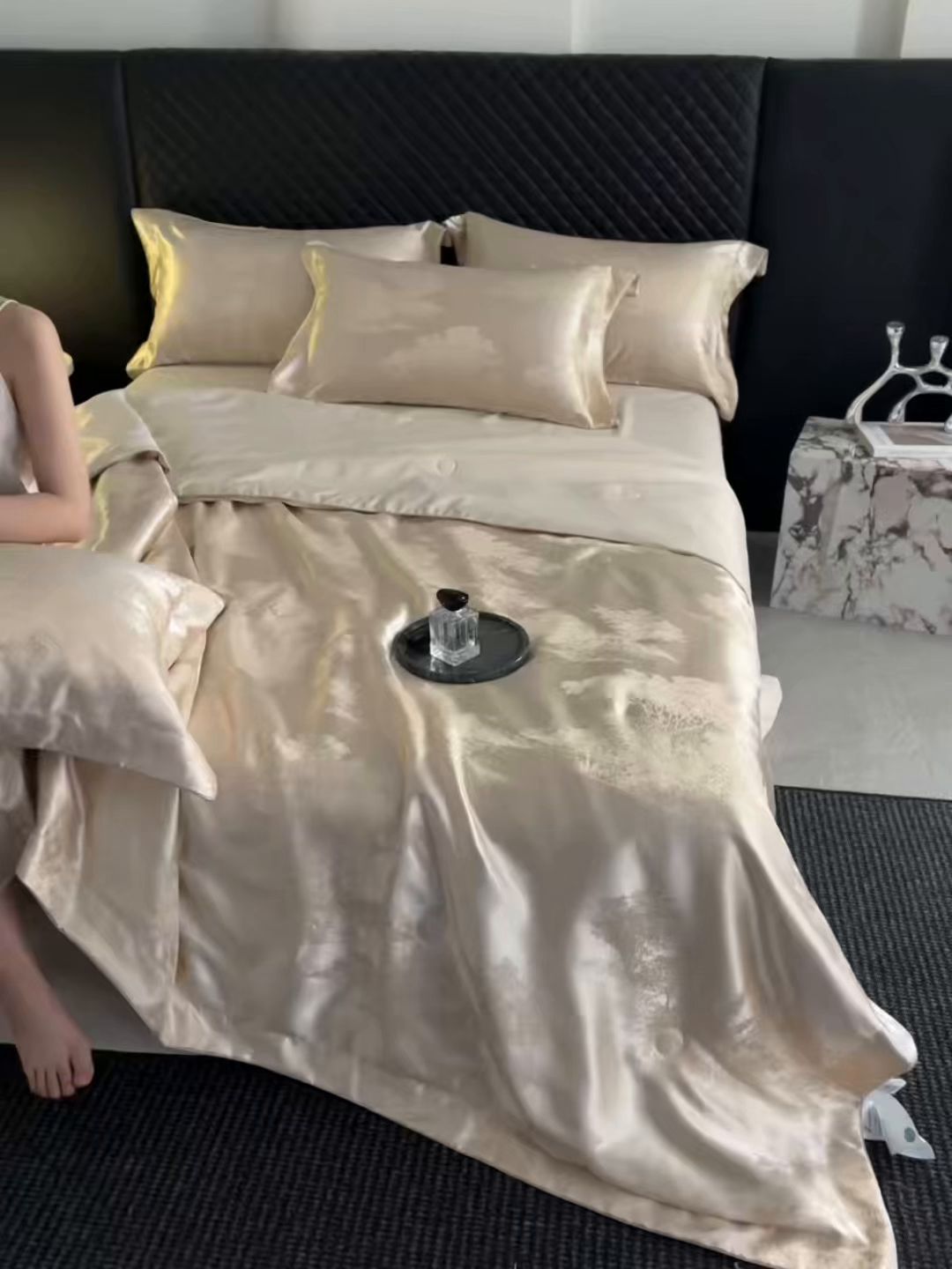 91家纺网 家纺一手货源 找家纺 置顶家纺 2026新款双面水洗天丝提花夏被四件套-欧若拉 欧若拉-浅香槟