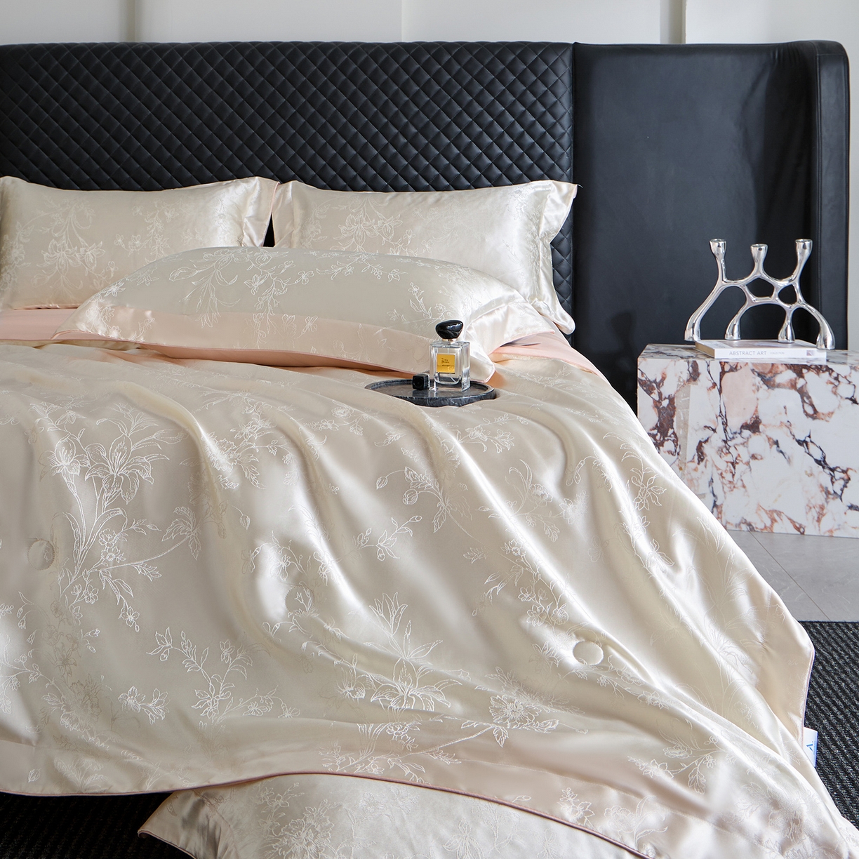 91家纺网 家纺一手货源 找家纺 置顶家纺 2026新款双面水洗天丝提花夏被四件套-幸卉 幸卉-白+粉