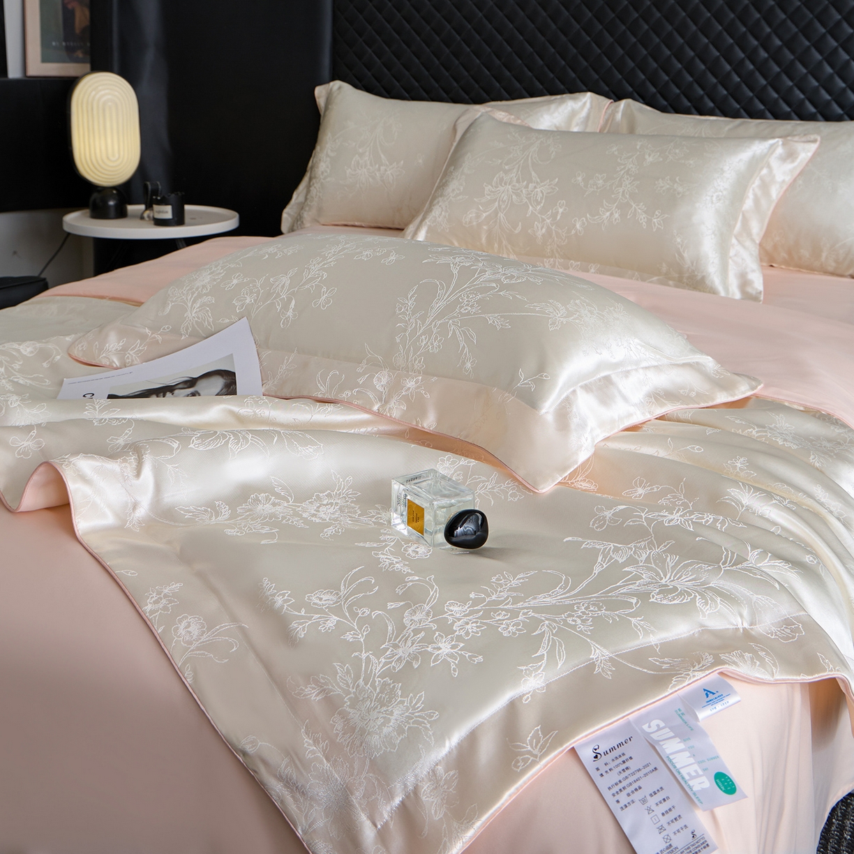 91家纺网 家纺一手货源 找家纺 置顶家纺 2026新款双面水洗天丝提花夏被四件套-幸卉 幸卉-白+粉