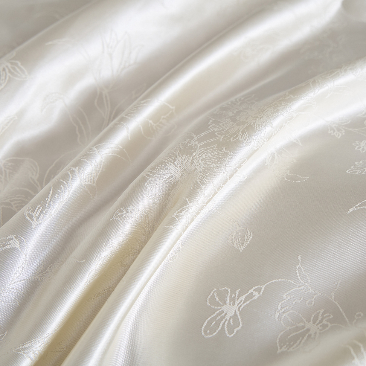 91家纺网 家纺一手货源 找家纺 置顶家纺 2026新款双面水洗天丝提花夏被四件套-幸卉 幸卉-白+浅香槟