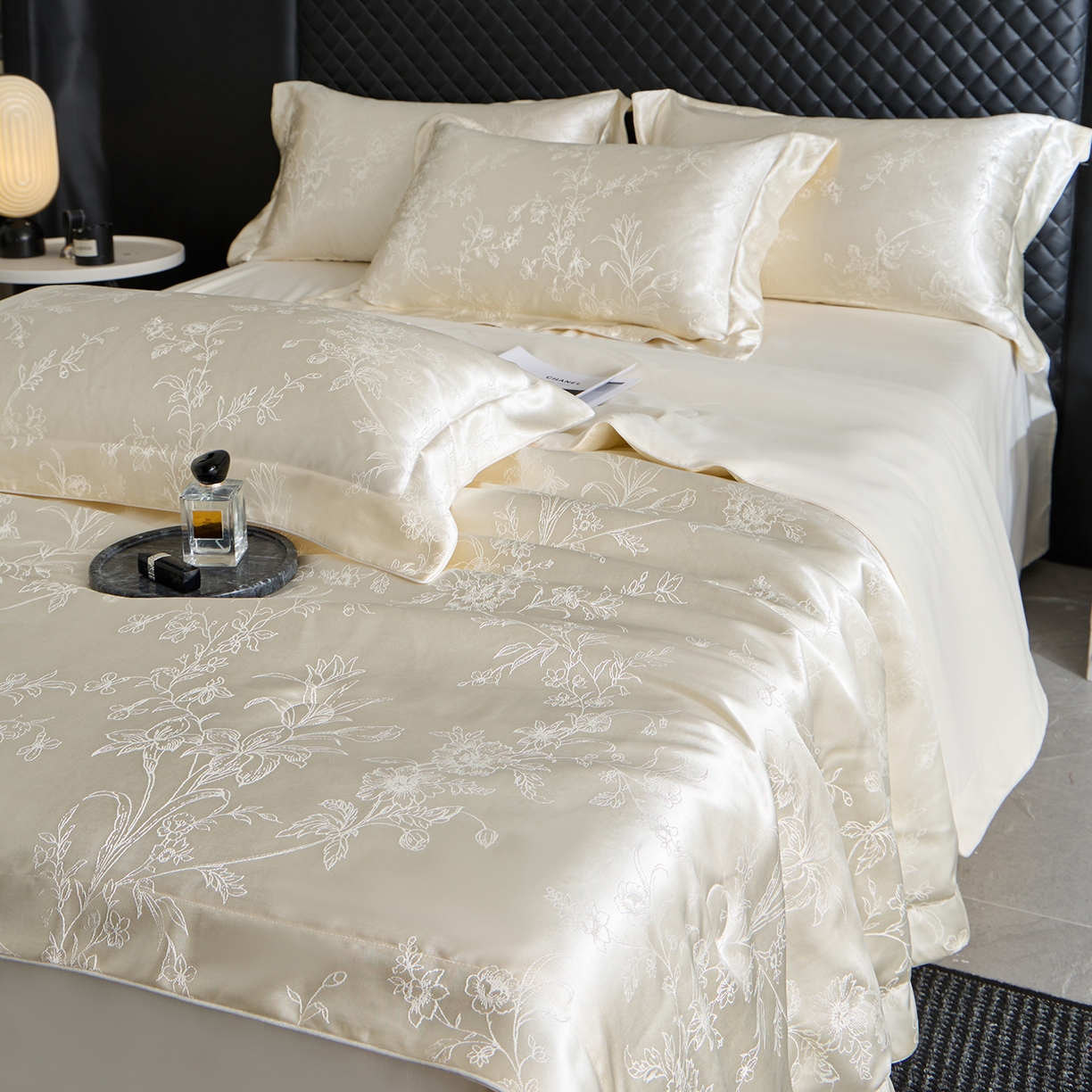 91家纺网 家纺一手货源 找家纺 置顶家纺 2026新款双面水洗天丝提花夏被四件套-幸卉 幸卉-奶昔白