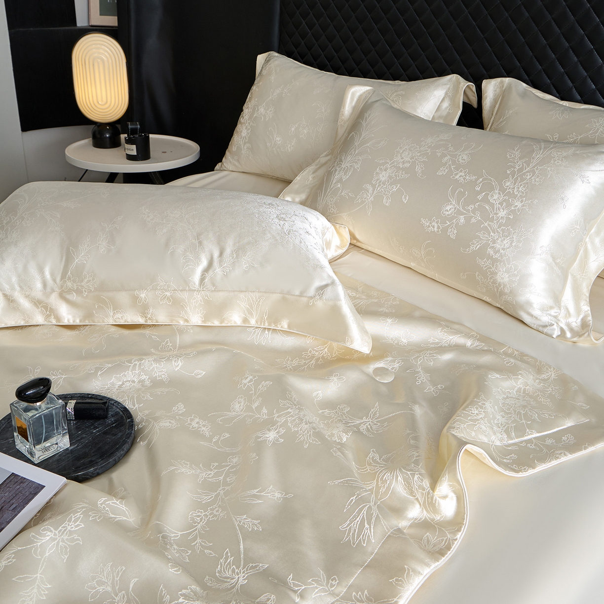 91家纺网 家纺一手货源 找家纺 置顶家纺 2026新款双面水洗天丝提花夏被四件套-幸卉 幸卉-奶昔白