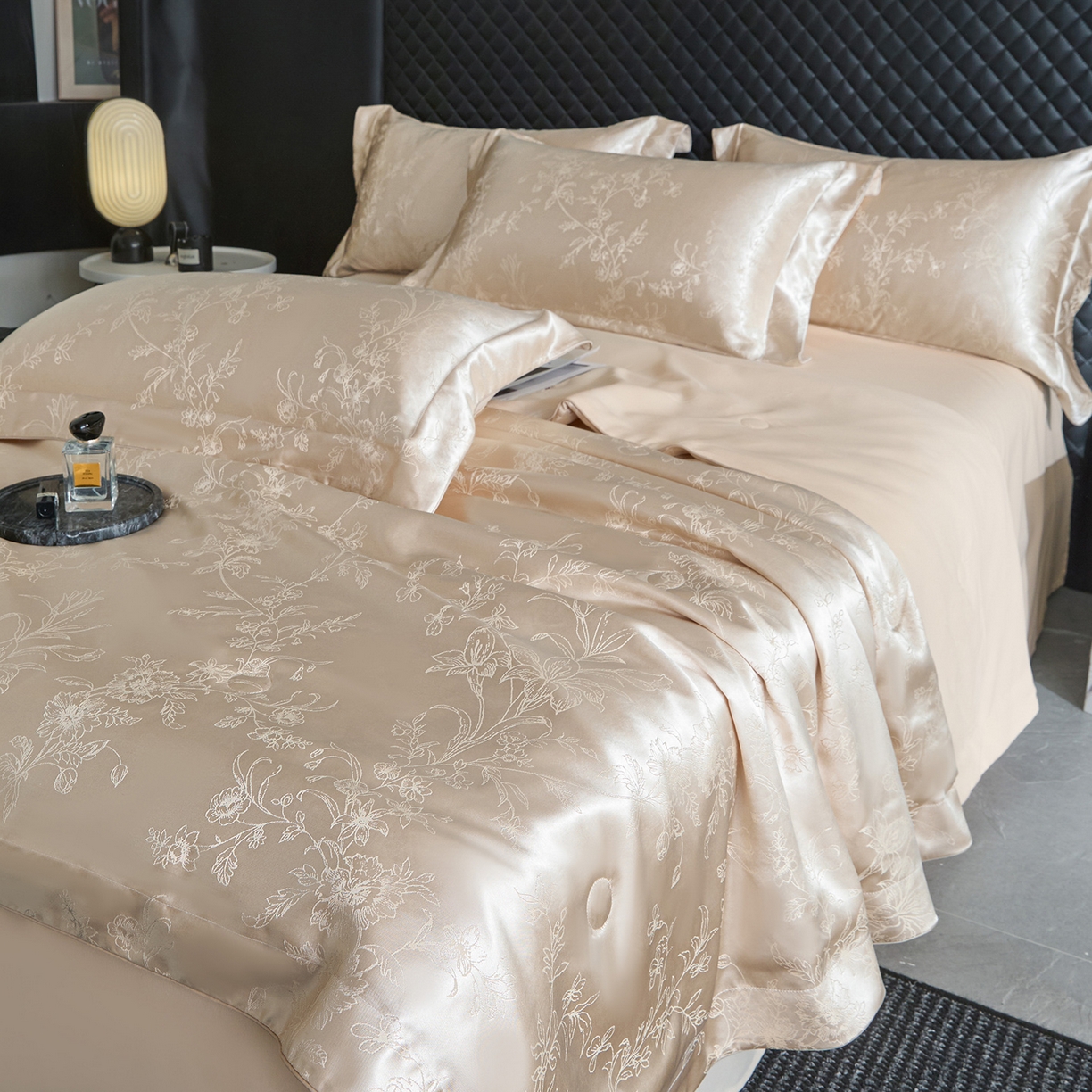 91家纺网 家纺一手货源 找家纺 置顶家纺 2026新款双面水洗天丝提花夏被四件套-幸卉 幸卉-浅香槟