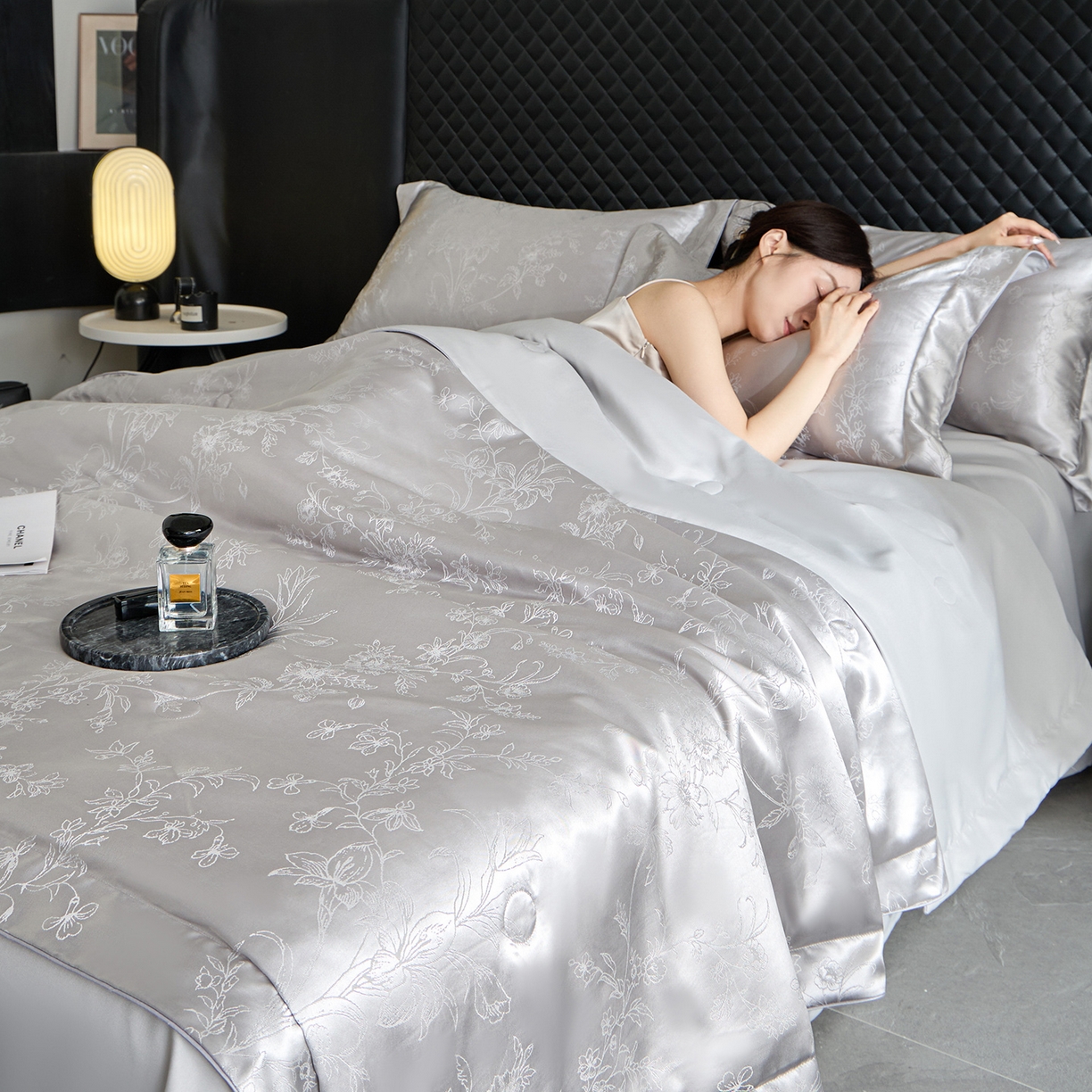 91家纺网 家纺一手货源 找家纺 置顶家纺 2026新款双面水洗天丝提花夏被四件套-幸卉 幸卉-山灰