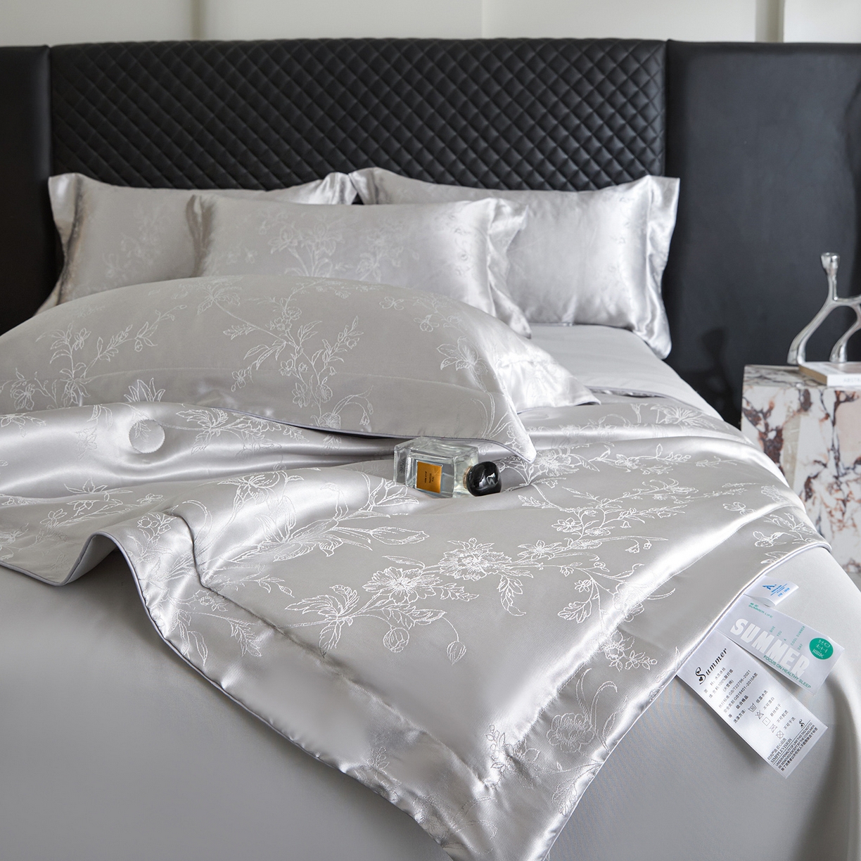 91家纺网 家纺一手货源 找家纺 置顶家纺 2026新款双面水洗天丝提花夏被四件套-幸卉 幸卉-山灰