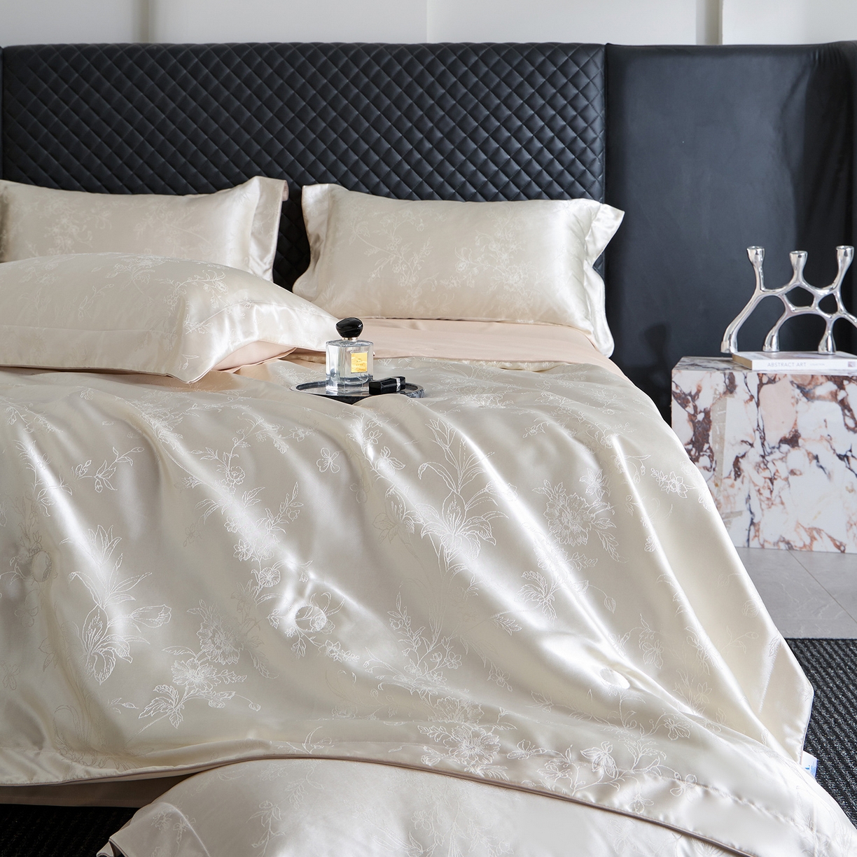 91家纺网 家纺一手货源 找家纺 置顶家纺 2026新款双面水洗天丝提花夏被四件套-幸卉 幸卉-白+浅香槟