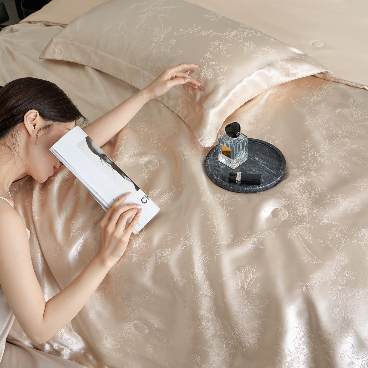 91家纺网 家纺一手货源 找家纺 置顶家纺 2026新款双面水洗天丝提花夏被四件套-幸卉 幸卉-浅香槟