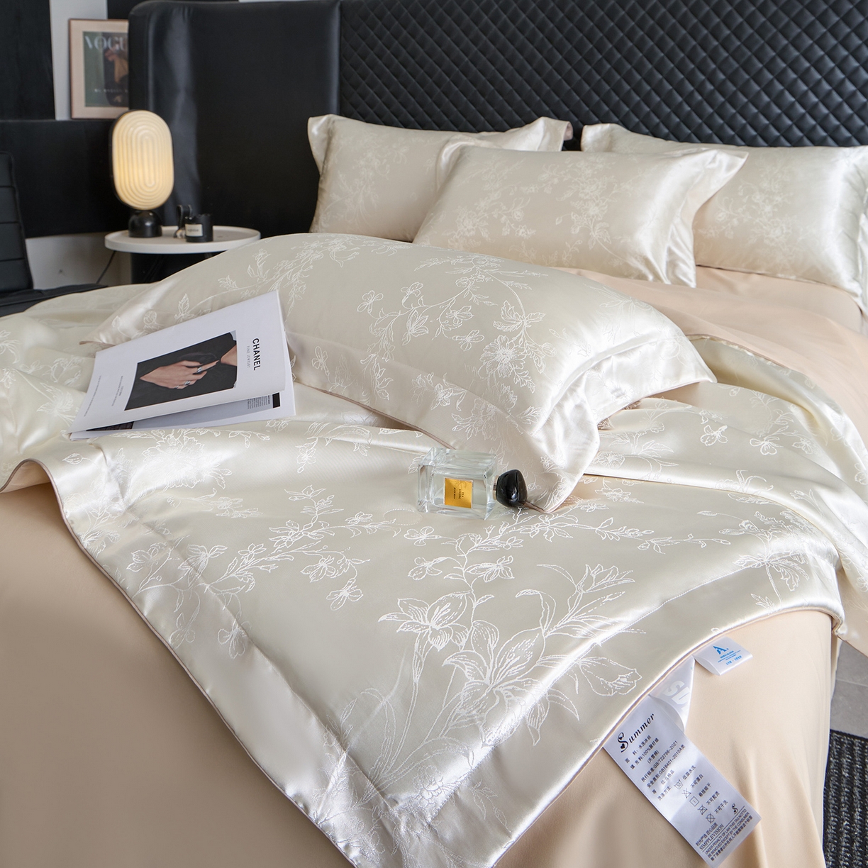 91家纺网 家纺一手货源 找家纺 置顶家纺 2026新款双面水洗天丝提花夏被四件套-幸卉 幸卉-白+浅香槟