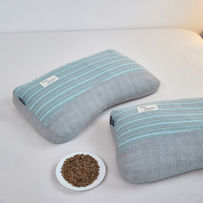 91家纺网 家纺一手货源 找家纺 （总）梦叶草 2026新款新款全棉色织提花拼色护颈荞麦枕  枕头枕芯