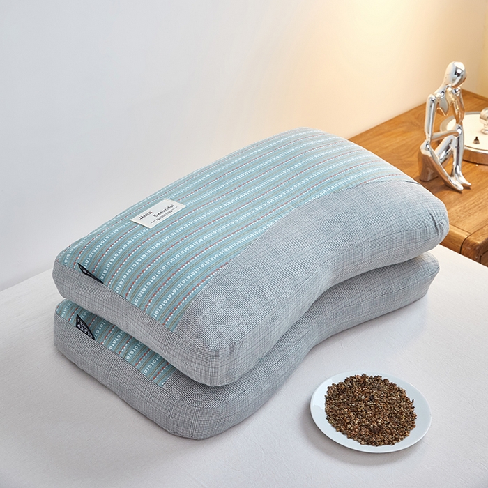 91家纺网 家纺一手货源 找家纺 梦叶草 2026新款新款全棉色织提花拼色护颈荞麦枕  枕头枕芯 全棉色织提花拼色护颈荞麦枕-蓝灰