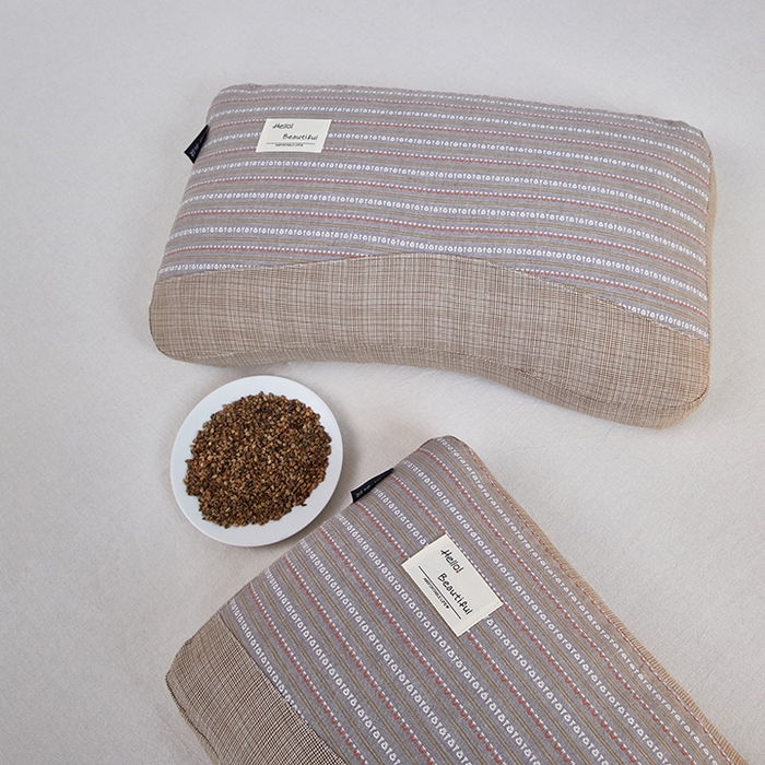 91家纺网 家纺一手货源 找家纺 梦叶草 2026新款新款全棉色织提花拼色护颈荞麦枕  枕头枕芯 全棉色织提花拼色护颈荞麦枕-咖色