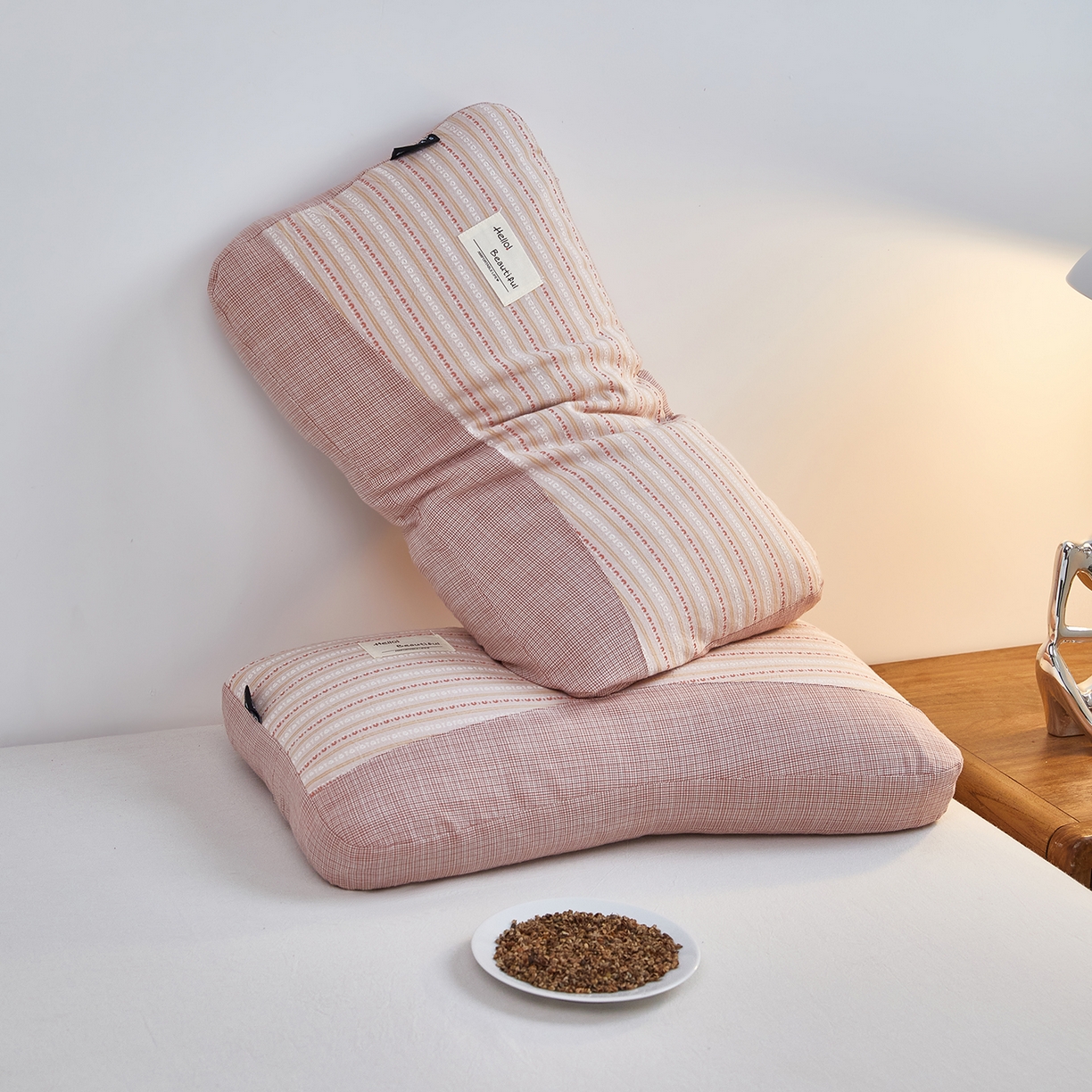 91家纺网 家纺一手货源 找家纺 梦叶草 2026新款新款全棉色织提花拼色护颈荞麦枕  枕头枕芯 全棉色织提花拼色护颈荞麦枕-粉色