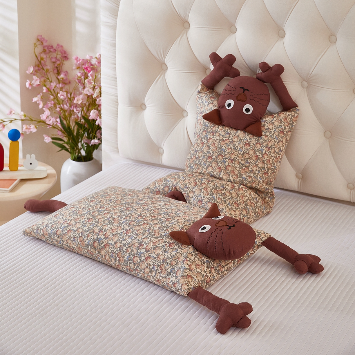 91家纺网 家纺一手货源 找家纺 梦叶草 2026新款全棉萌趣猫咪荞麦枕 萌趣猫咪-咖脸