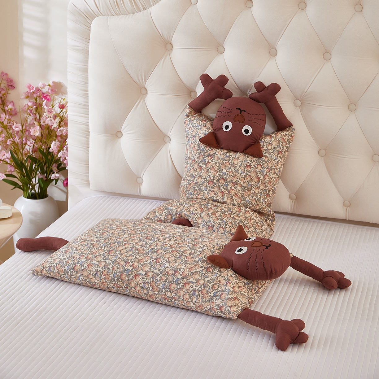 91家纺网 家纺一手货源 找家纺 梦叶草 2026新款全棉萌趣猫咪荞麦枕 萌趣猫咪-咖脸