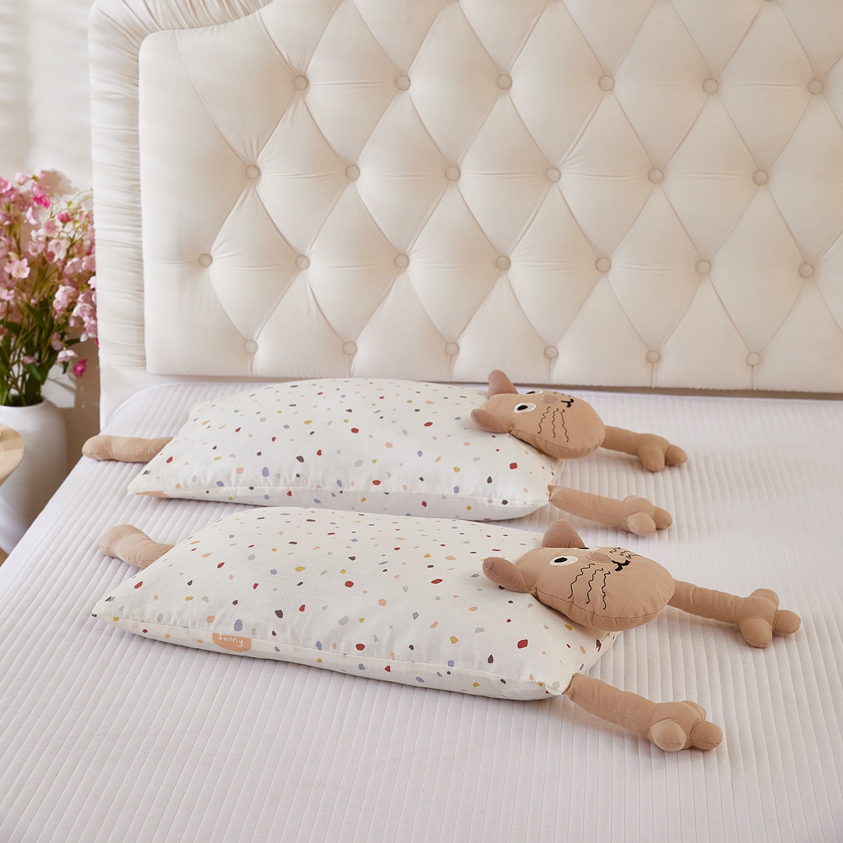 91家纺网 家纺一手货源 找家纺 梦叶草 2026新款全棉萌趣猫咪荞麦枕 萌趣猫咪-卡其脸