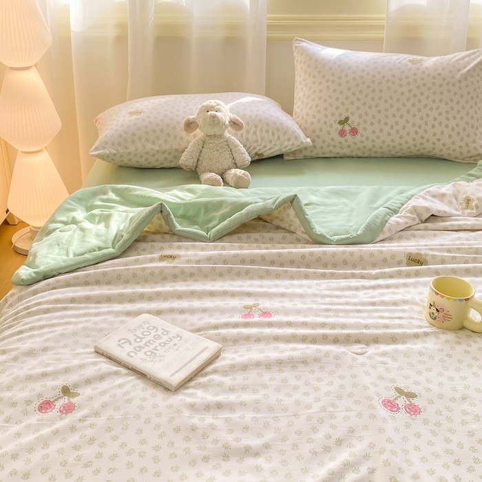 91家纺网 家纺一手货源 找家纺 憨豆家纺 2026新款云朵棉被水洗棉印花新疆棉花夏被夏凉被空调被子直播被芯（常年有货） 春意盎然