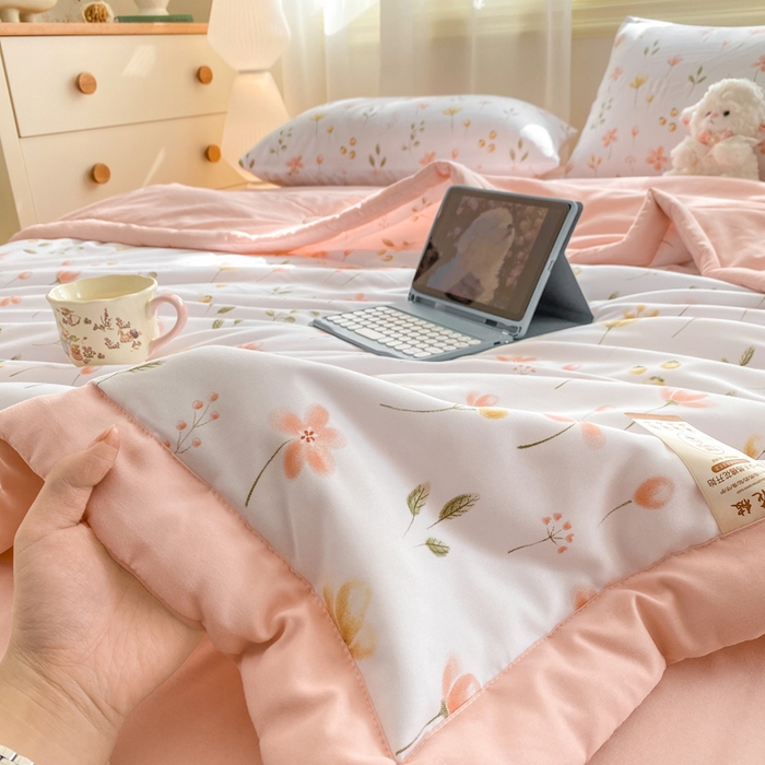 91家纺网 家纺一手货源 找家纺 憨豆家纺 2026新款云朵棉被水洗棉印花新疆棉花夏被夏凉被空调被子直播被芯（常年有货） 花开半夏