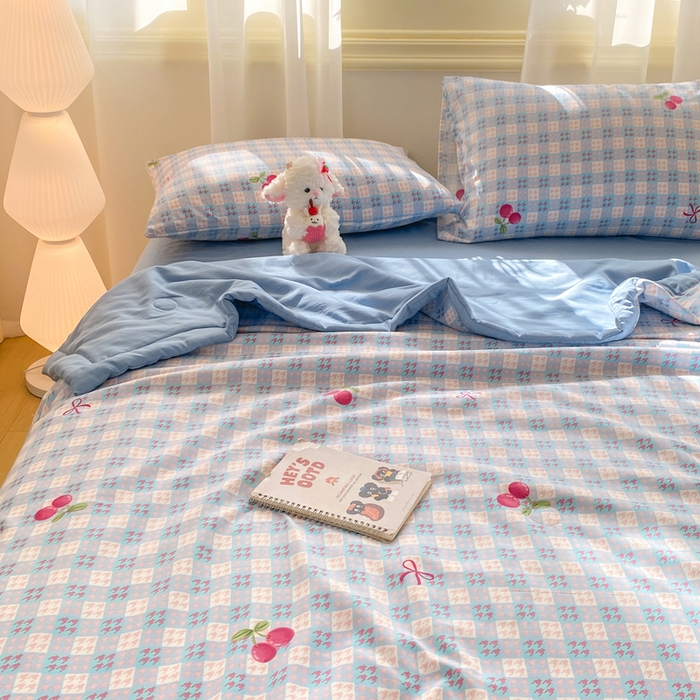 91家纺网 家纺一手货源 找家纺 憨豆家纺 2026新款云朵棉被水洗棉印花新疆棉花夏被夏凉被空调被子直播被芯（常年有货） 樱桃格