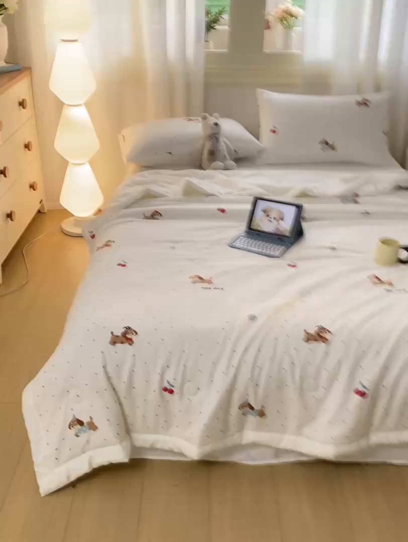 91家纺网 家纺一手货源 找家纺 憨豆家纺 2026新款云朵棉被水洗棉印花新疆棉花夏被夏凉被空调被子直播被芯（常年有货） 腊肠小狗