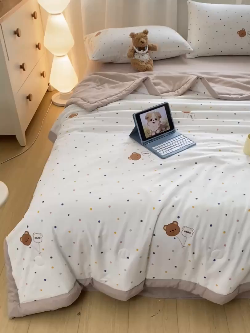 91家纺网 家纺一手货源 找家纺 憨豆家纺 2026新款云朵棉被水洗棉印花新疆棉花夏被夏凉被空调被子直播被芯（常年有货） 波点小熊