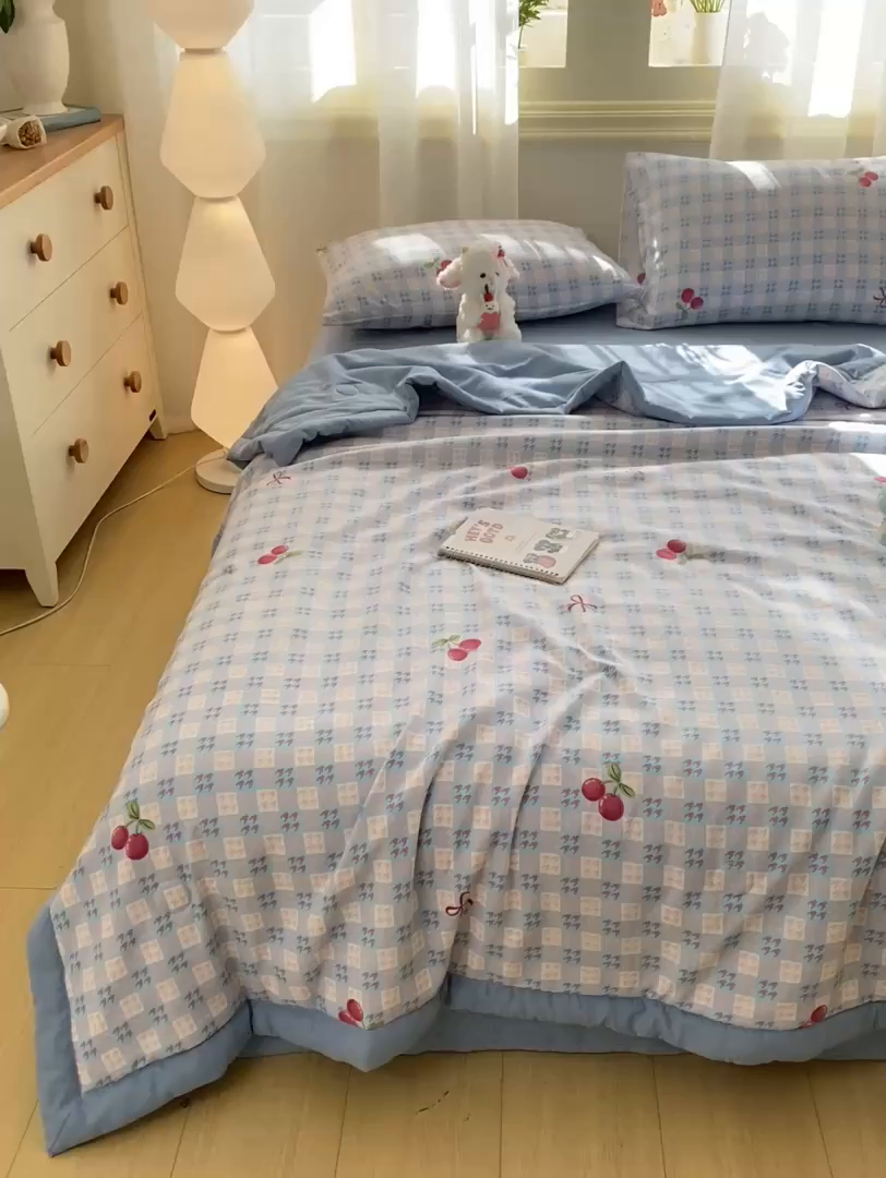 91家纺网 家纺一手货源 找家纺 憨豆家纺 2026新款云朵棉被水洗棉印花新疆棉花夏被夏凉被空调被子直播被芯（常年有货） 樱桃格