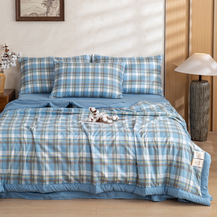 91家纺网 家纺一手货源 找家纺 憨豆家纺 2026新款无印风水洗棉新疆棉花夏被格子夏凉被空调被子直播被芯 蓝中格