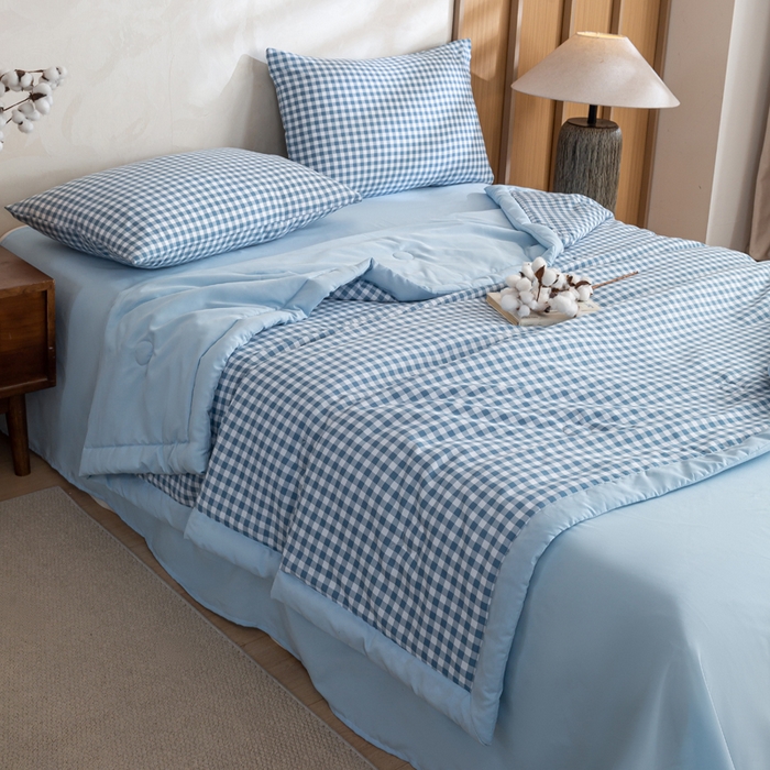 91家纺网 家纺一手货源 找家纺 憨豆家纺 2026新款无印风水洗棉新疆棉花夏被格子夏凉被空调被子直播被芯 小蓝格