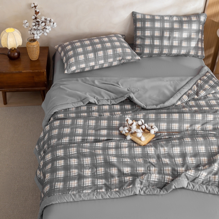 91家纺网 家纺一手货源 找家纺 憨豆家纺 2026新款无印风水洗棉新疆棉花夏被格子夏凉被空调被子直播被芯 简兮格