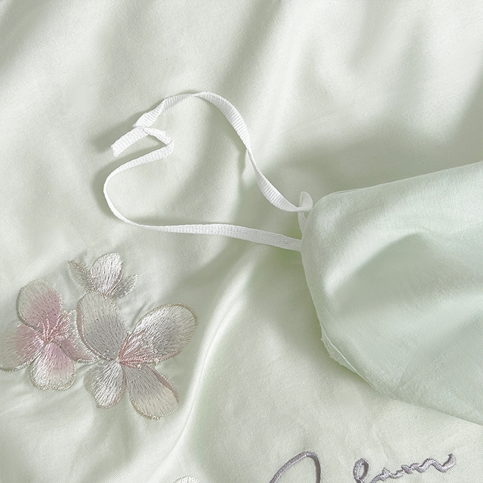 91家纺网 家纺一手货源 找家纺 帛美家纺 2026新款全棉纯棉轻奢绣花四件套 梦娜-嫩芽绿