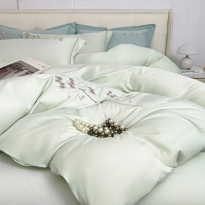 91家纺网 家纺一手货源 找家纺 帛美家纺 2026新款全棉纯棉轻奢绣花四件套 梦娜-嫩芽绿