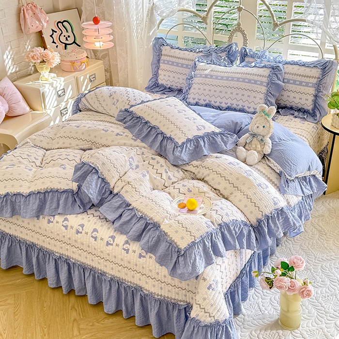 91家纺网 家纺一手货源 找家纺 韩约家纺 2026新款法式大花边泡芙棉床盖款被套四件套 蓝星人