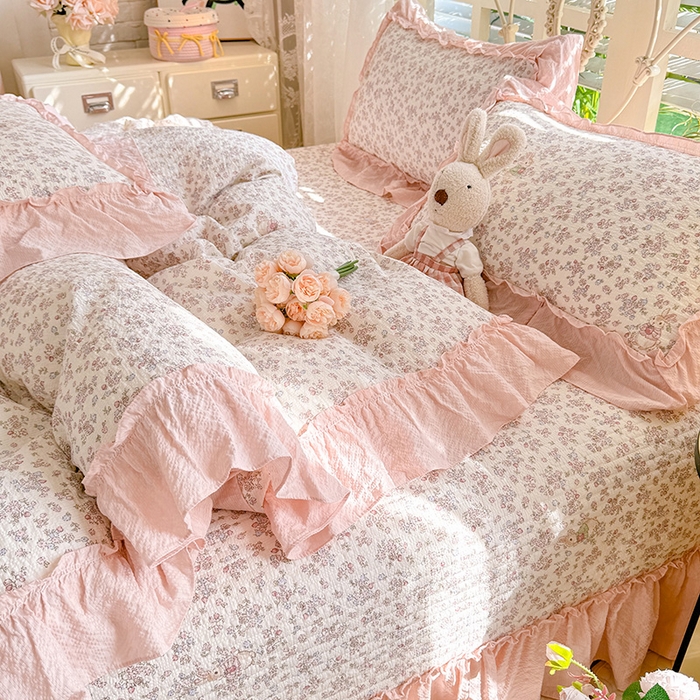 91家纺网 家纺一手货源 找家纺 韩约家纺 2026新款法式大花边泡芙棉床盖款被套四件套 花涧