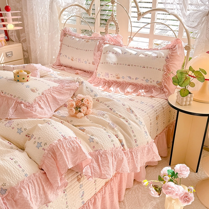 91家纺网 家纺一手货源 找家纺 韩约家纺 2026新款法式大花边泡芙棉床盖款被套四件套 甜心kitty