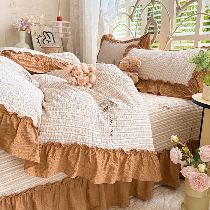 91家纺网 家纺一手货源 找家纺 韩约家纺 2026新款法式大花边泡芙棉床盖款被套四件套 蝴蝶结